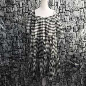 Beachlunchlounge Dress Size Large. Black And White.